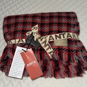 Anta made in Scotland merino wool blanket